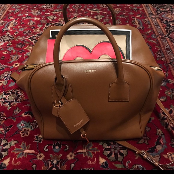 Authentic Burberry Cube handbag - Picture 1 of 8